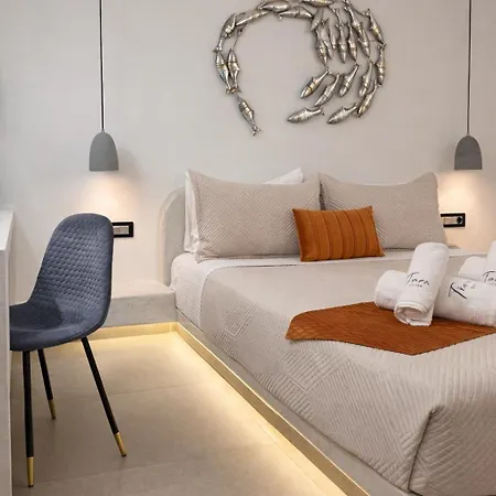 Tiara Santorini * סנטוריני