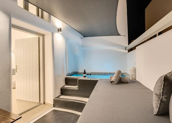 Tiara Santorini * סנטוריני