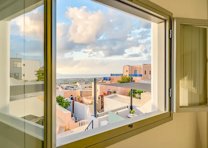 Tiara Santorini סנטוריני