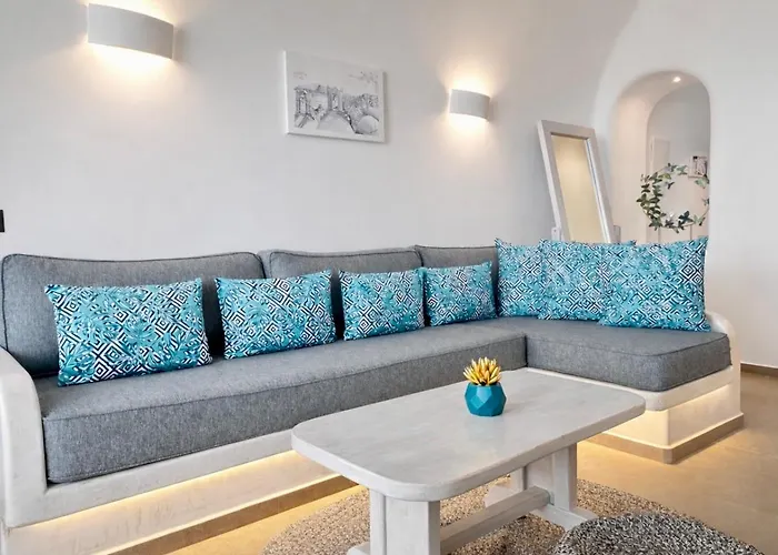 Tiara Santorini * סנטוריני