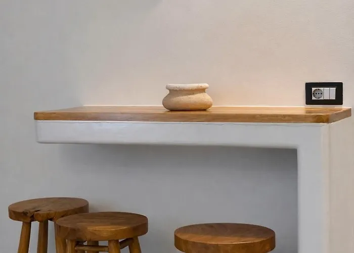 Tiara Santorini סנטוריני