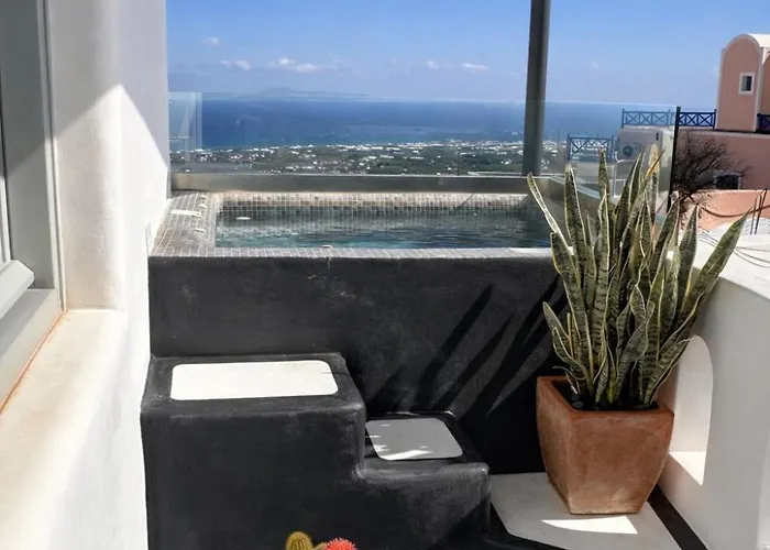 Tiara Santorini סנטוריני