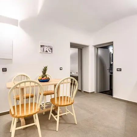 Tiara Santorini Fira (Santorini)