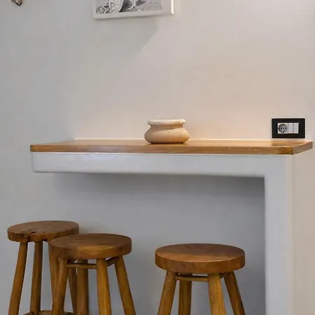 Tiara - Cycladic & Cave 费拉