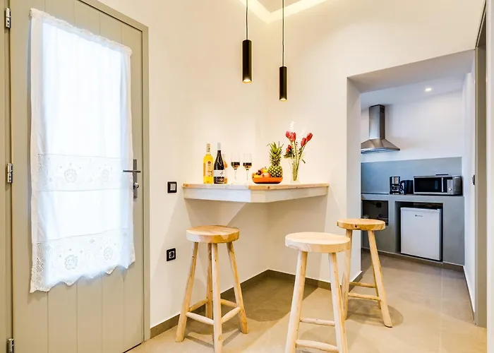 Tiara - Cycladic & Cave Apartman