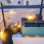 Tiara - Cycladic & Cave * Fira (Santorini)