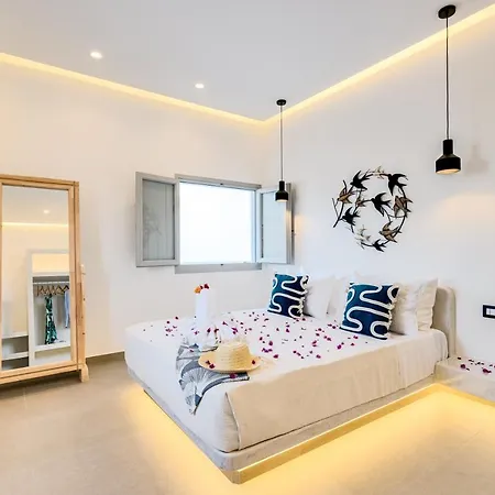 Tiara Santorini サントリーニ