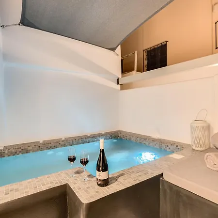 Tiara Santorini