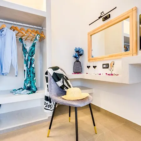 Tiara Santorini * Fira (Santorini)