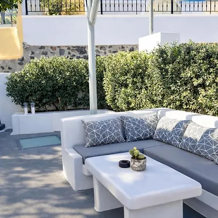 Tiara - Cycladic & Cave Apartament *