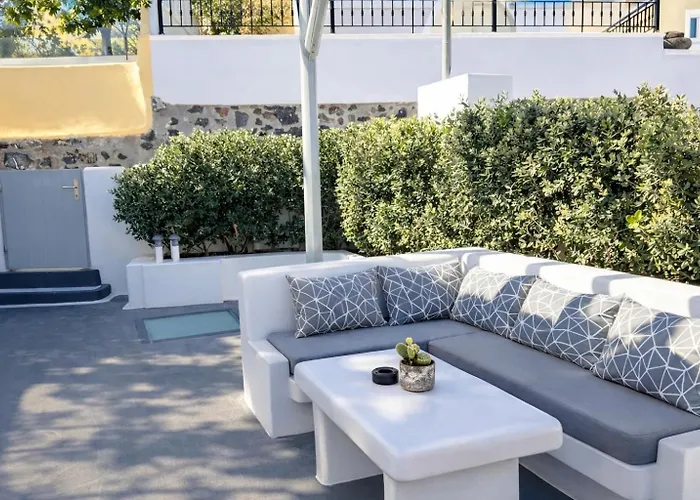 Tiara - Cycladic & Cave Apartament *