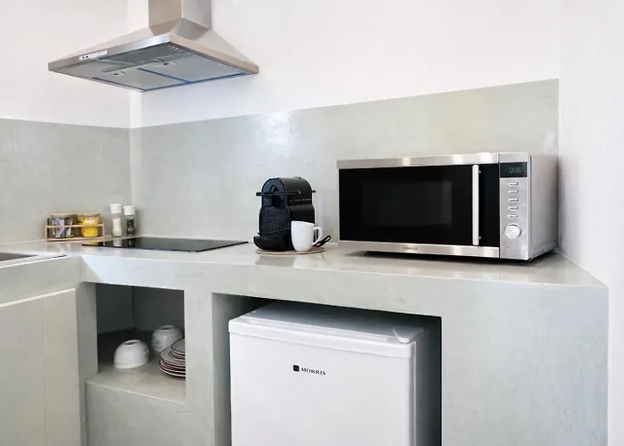 Tiara - Cycladic & Cave Apartament *