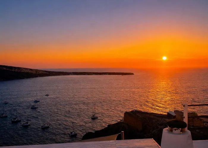 Tiara - Cycladic & Cave Apartament